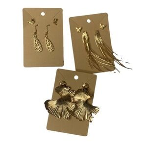 Gold and pearl earring sets